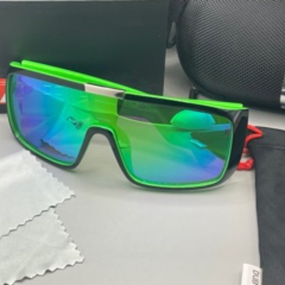 New Dubery Sunglasses Set - Picture 2 of 3